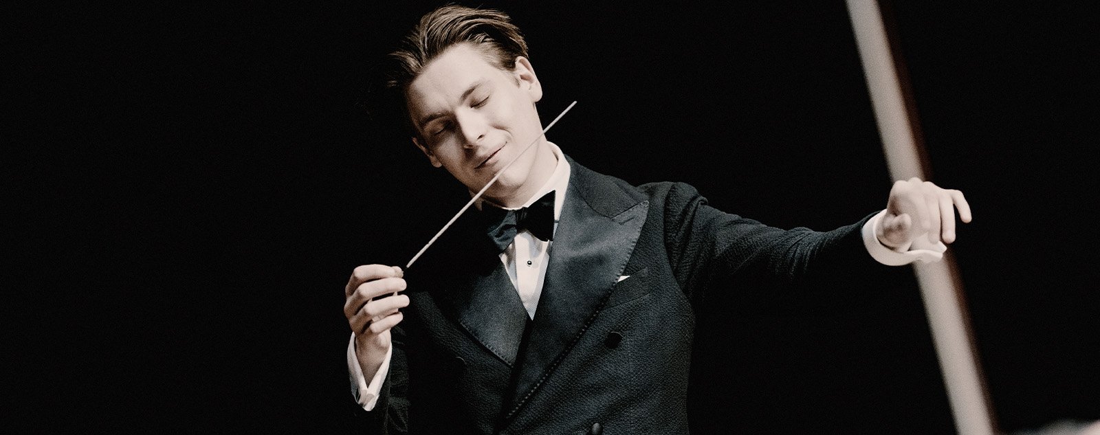fondation-louis-roederer-philharmonie-de-paris-portrait-klaus-makela-copyright-marco-borggreve