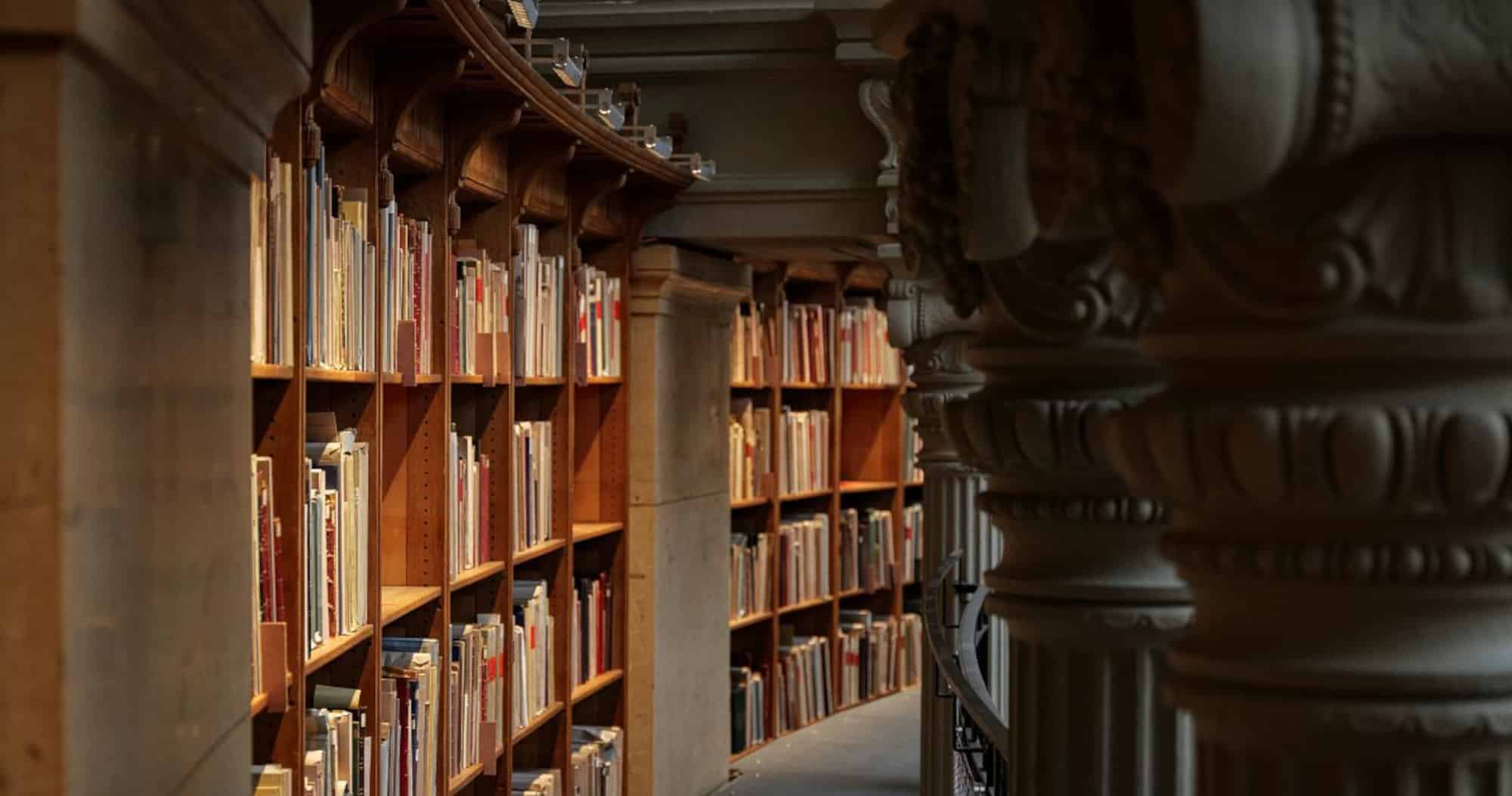 Les coursives de la salle Ovale BnF Richelieu © Elie Ludwig_Banner_Transmission des connaissances
